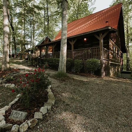 Southern Oak Cabin - Newly Remodeled - Close To All Attractions Sevierville Bagian luar foto