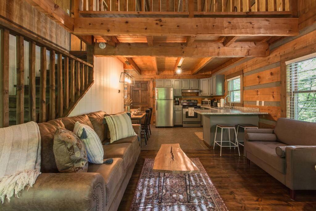 Southern Oak Cabin - Newly Remodeled - Close To All Attractions Sevierville Bagian luar foto