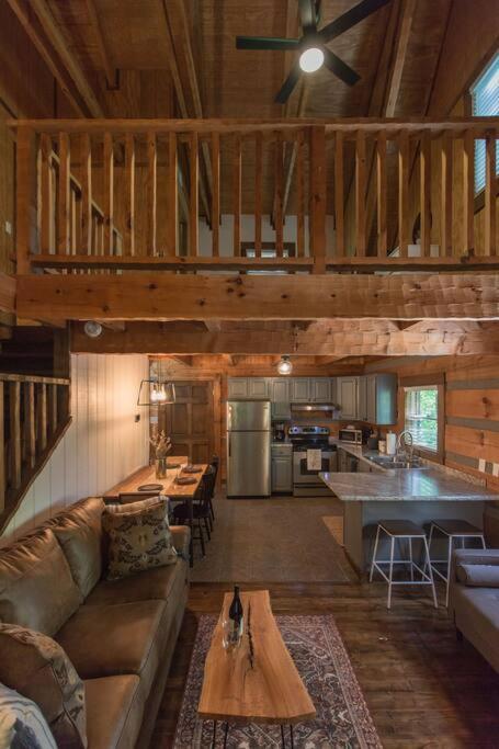 Southern Oak Cabin - Newly Remodeled - Close To All Attractions Sevierville Bagian luar foto