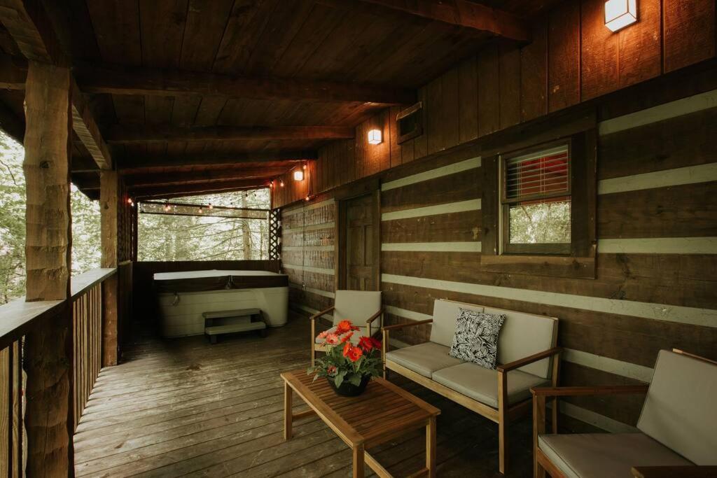 Southern Oak Cabin - Newly Remodeled - Close To All Attractions Sevierville Bagian luar foto