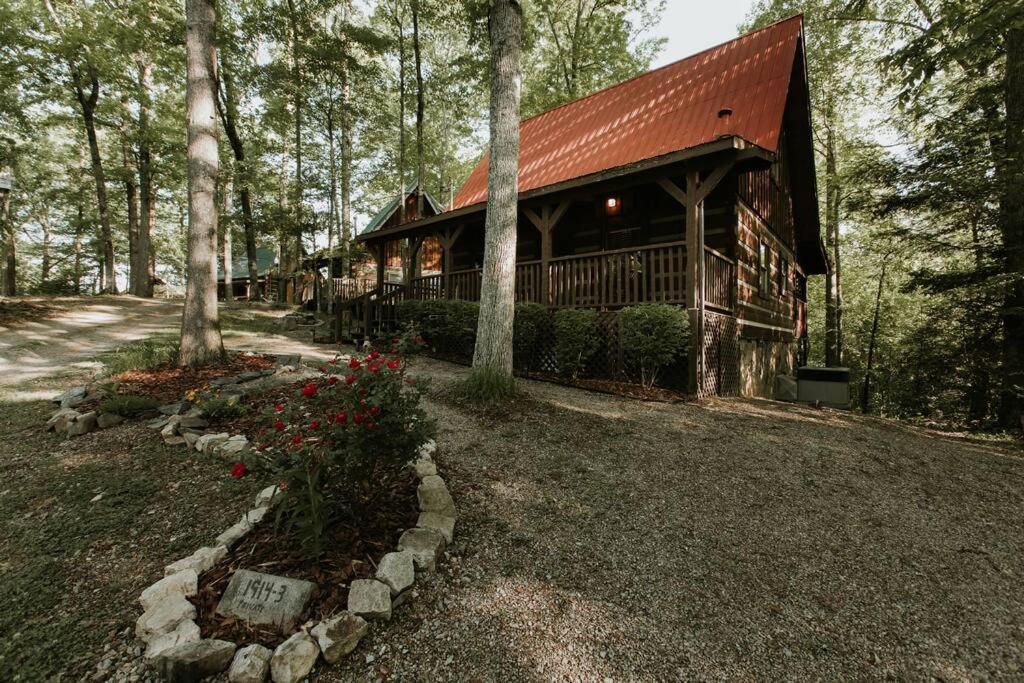 Southern Oak Cabin - Newly Remodeled - Close To All Attractions Sevierville Bagian luar foto